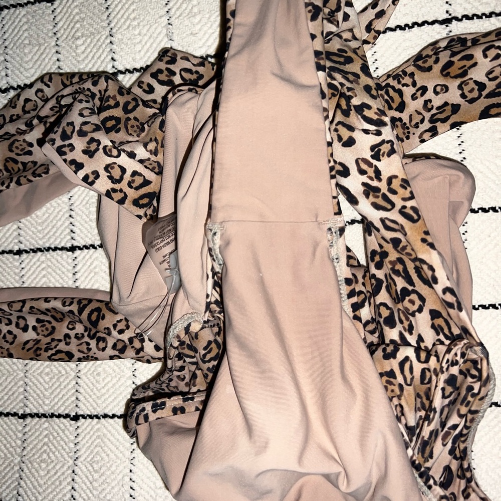 Leopard Print Halter One-Piece Swimsuit - Picture 8 of 8